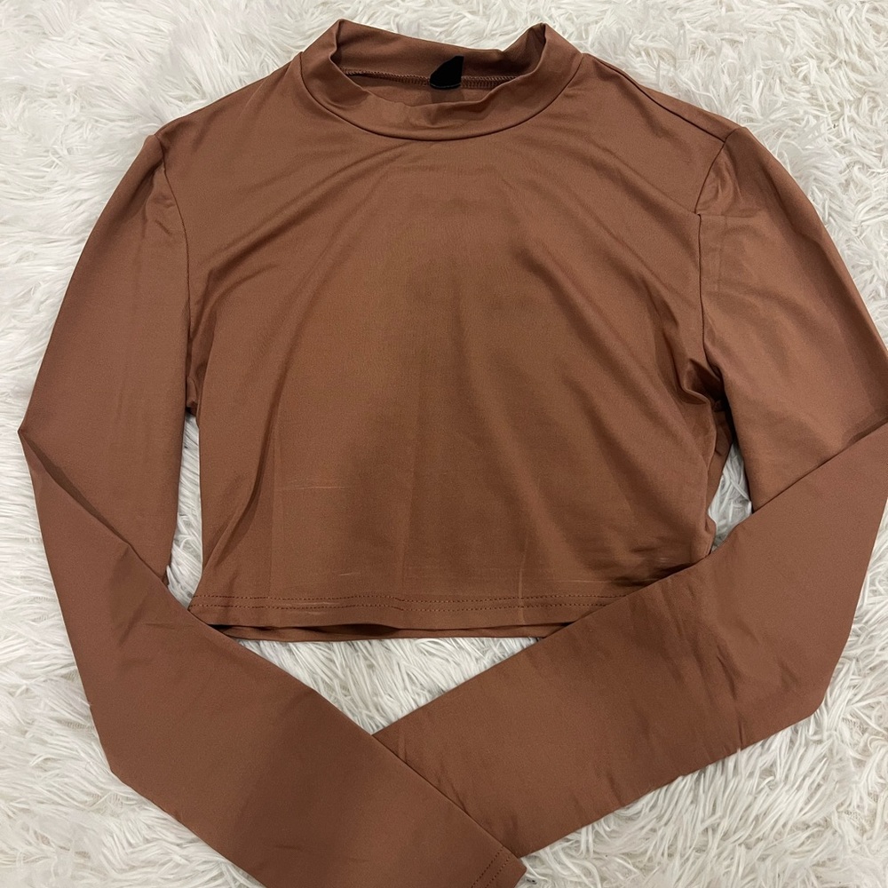 brown long sleeve high neck crop top